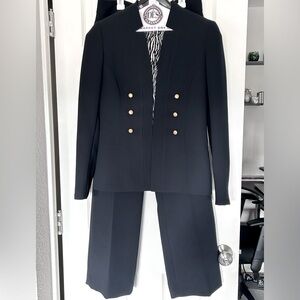 NWOT: Tahari Suit by Arthur S.Levine sz 6